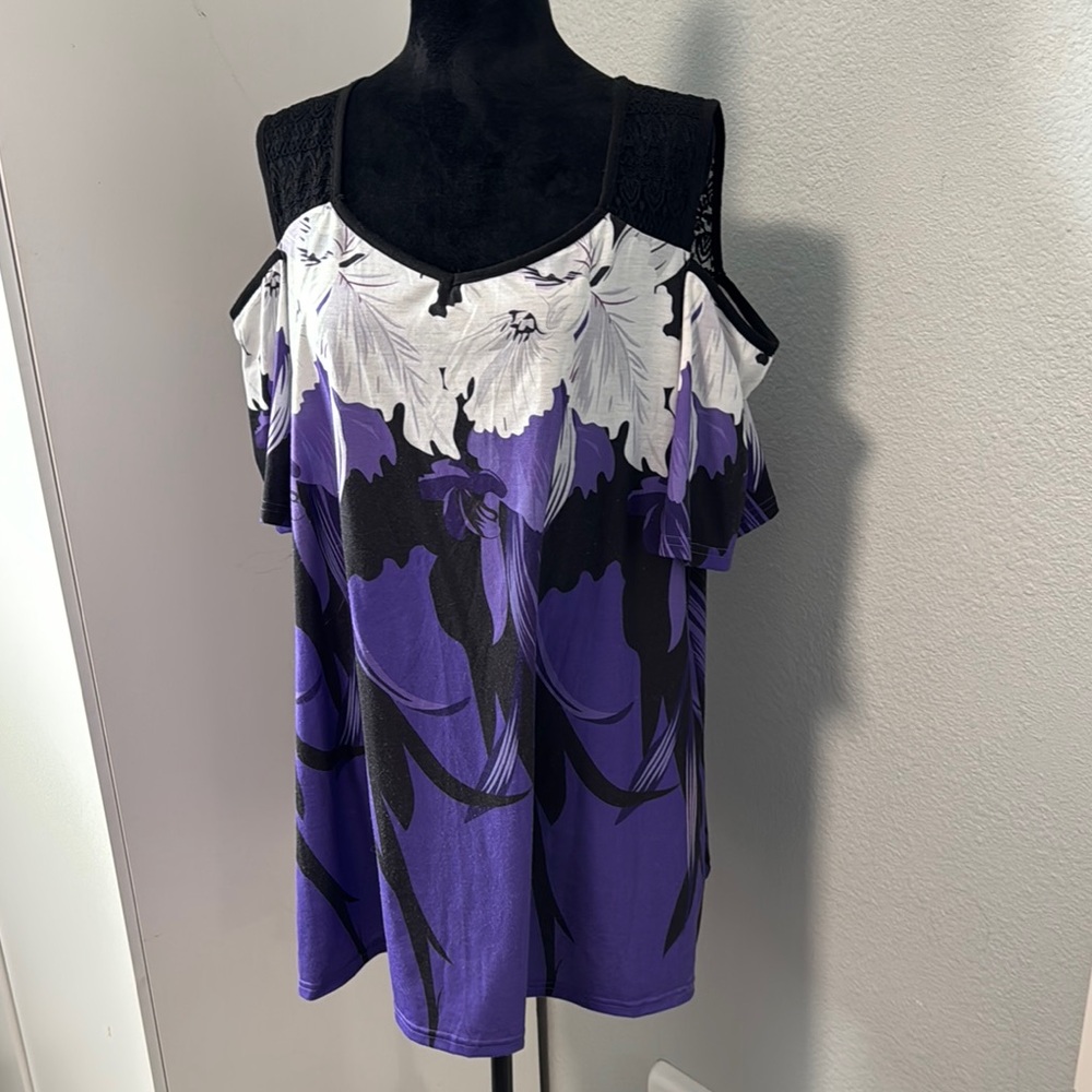 Cold-Shoulder Floral Blouse in Purple and Black with Lace Shoulders
